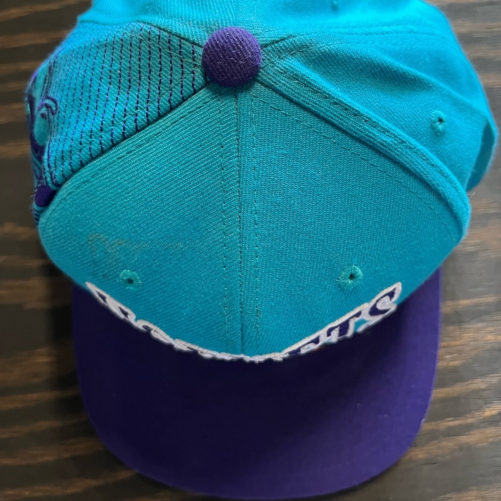 Hornets basketball Mitchell and ness hat